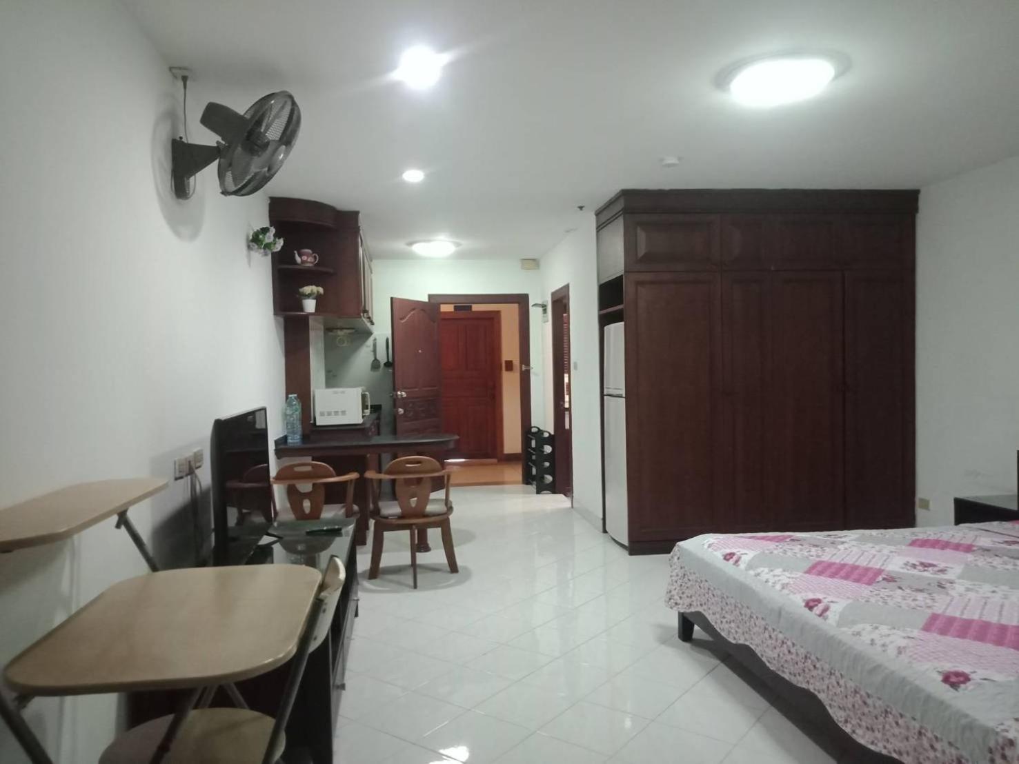 View Talay 2 Suite Apartments ジョムティエンビーチ エクステリア 写真