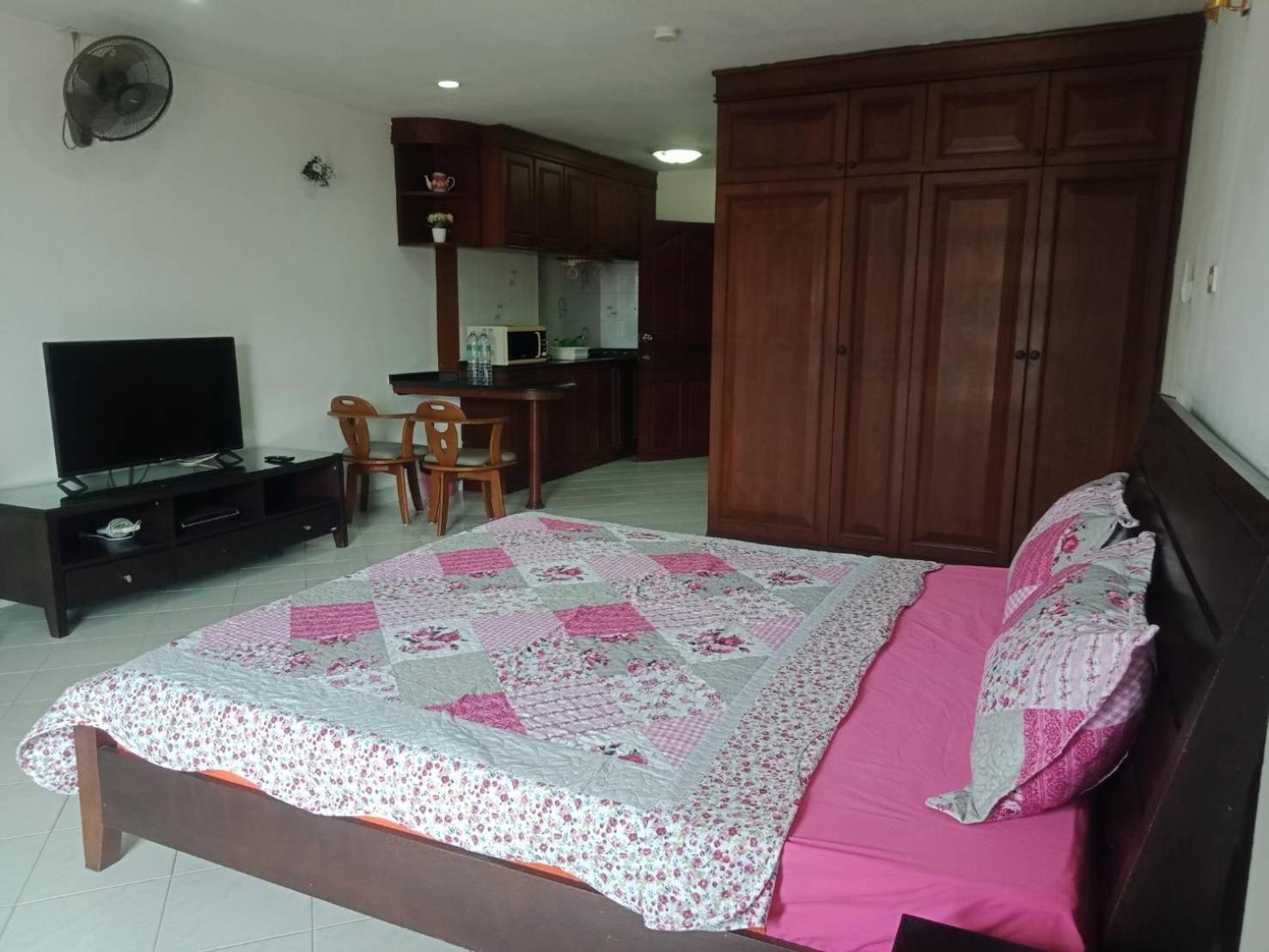 View Talay 2 Suite Apartments ジョムティエンビーチ エクステリア 写真