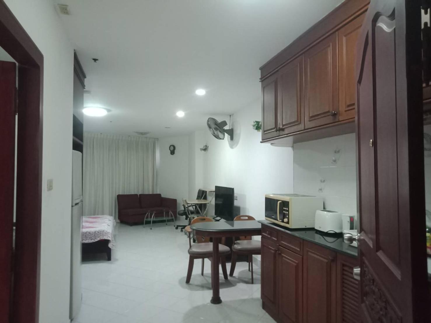 View Talay 2 Suite Apartments ジョムティエンビーチ エクステリア 写真
